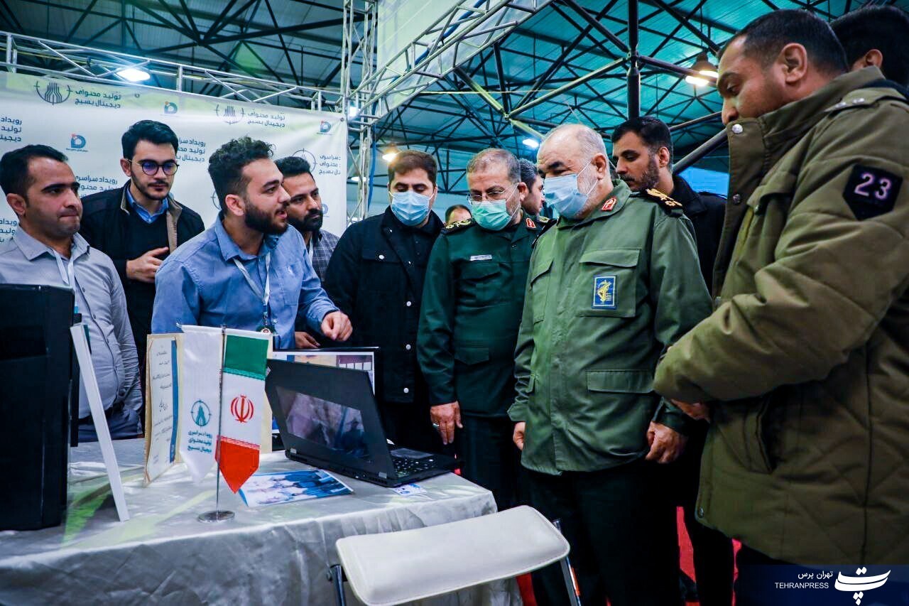 عکس| بازدید فرمانده کل سپاه پاسداران انقلاب اسلامی از چهارمین رویداد تولید محتوای دیجیتال بسیج